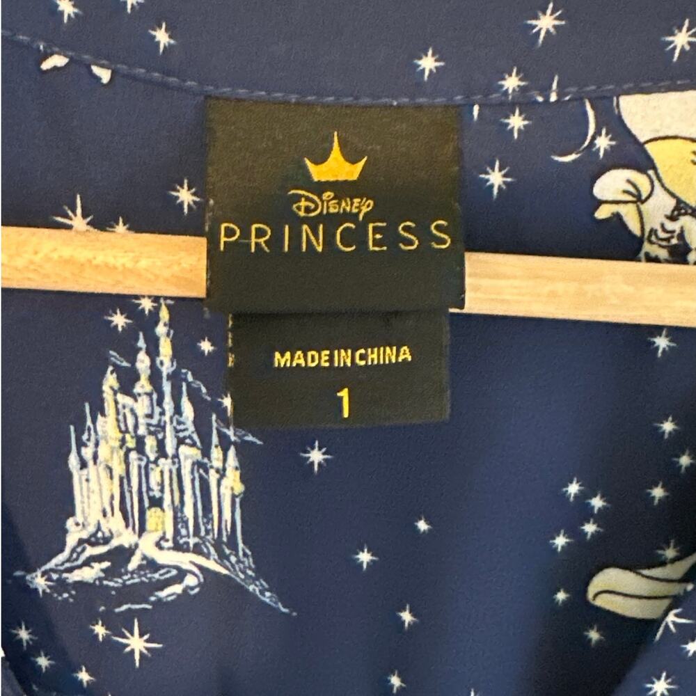 Torrid Disney Cinderella Princess Harper Blouse Blue Castle Chiffon Sz 1 / 1X - Picture 6 of 12